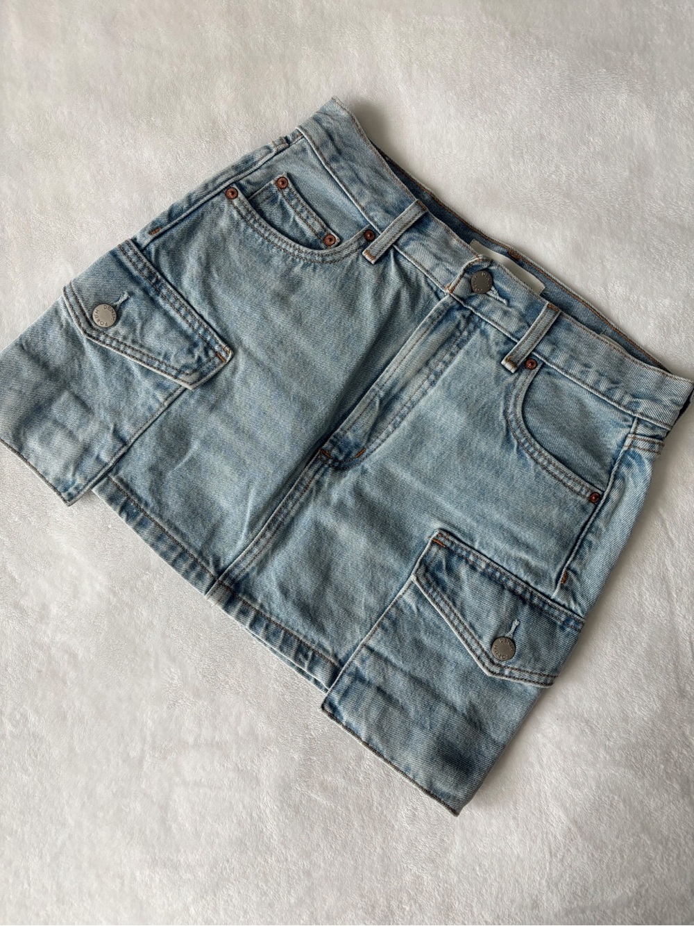 Denim forum skirt
size 24